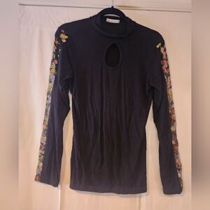 Milan Kiss black floral mesh sleeve top S